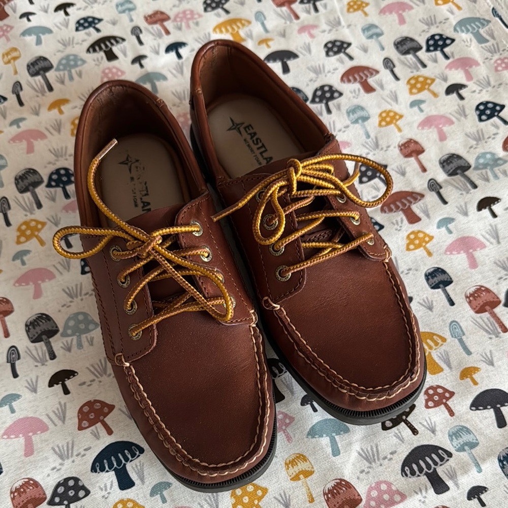 Women’s Eastland Falmouth camp moc